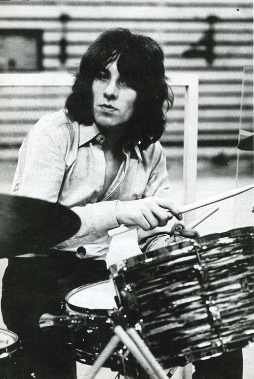 espofootball's tweet photo. #BTD Mar18,1947 Barrie James #BJWilson RIP drummer #ProcolHarum 1967 UK #1 & US #5 single 'A Whiter Shade Of Pale'. Died after 3years in a coma Oct8,1990 https://t.co/JqH1XfdXIV