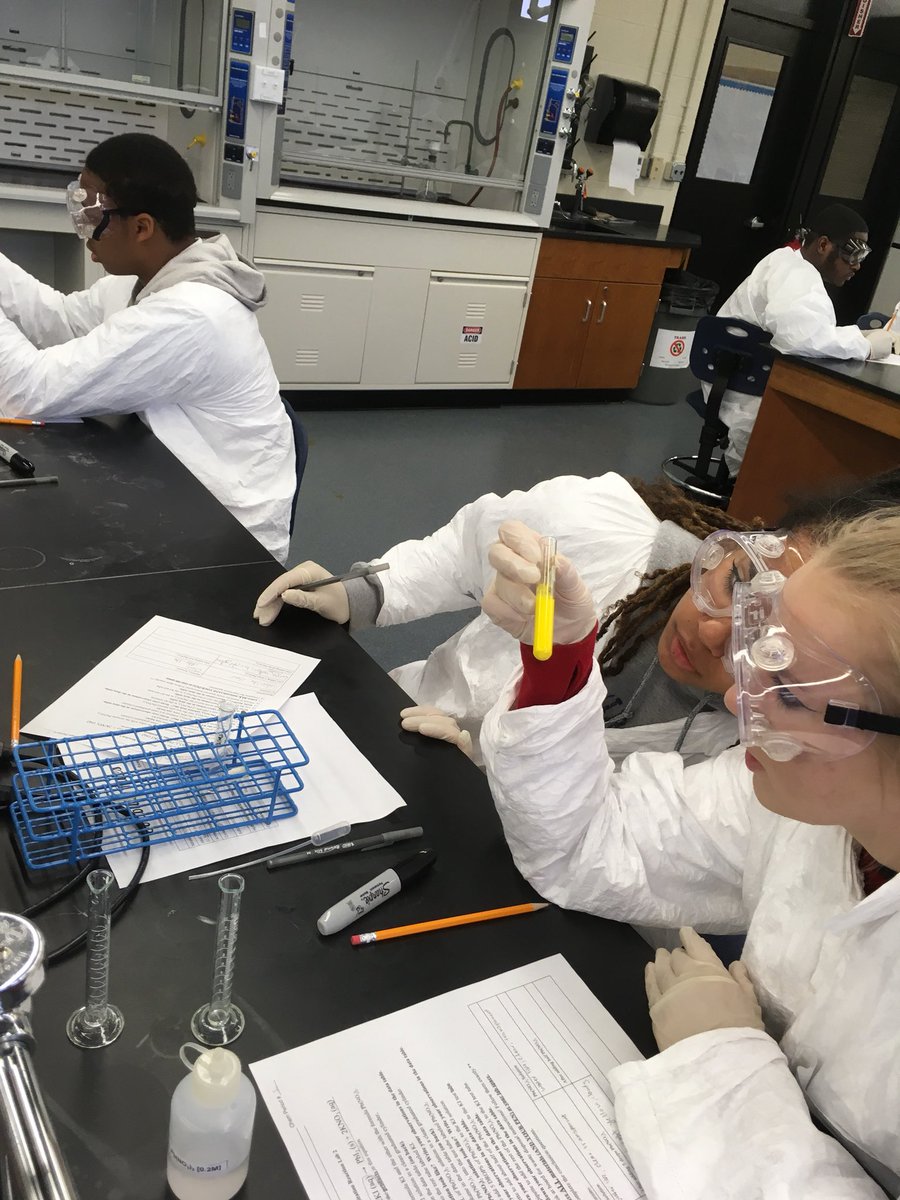 MsShriverSTEAM's tweet photo. In lab today at @duqedu, @HFAPgh Chemistry Ss investigated chemical reactions and precipitates! #chemistry #STEM #science #lab #HFAInnovates https://t.co/ByrfebkRH7