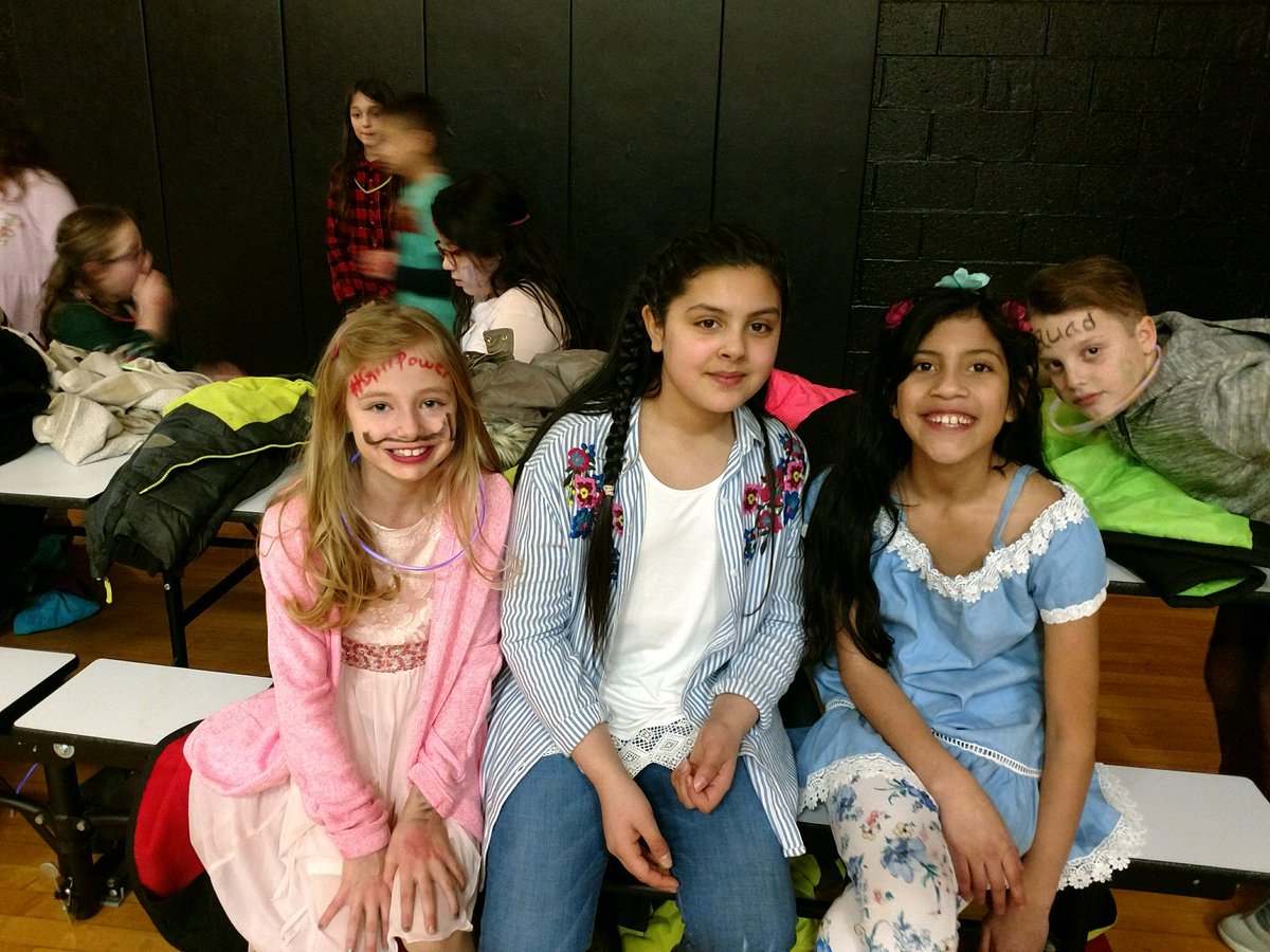 netcongschool's tweet photo. Thanks to the Netcong Student Council members, members of the Netcong Recreation Commission and Mrs. Arbolino for a fun night out for our students in grades 2, 3, and 4. #netcongschool #weareNES https://t.co/f1zmP25N4u