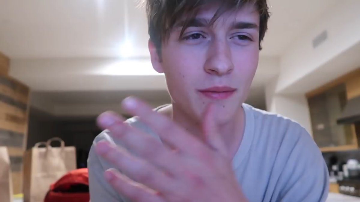 thamsxx's tweet photo. I smiled from the beginning to the end of the video, this video made me happier, thanks @CrawfordCollins
Link: https://t.co/92CDoVyHh5
#CollinsBrothers https://t.co/KJwJwOALr1