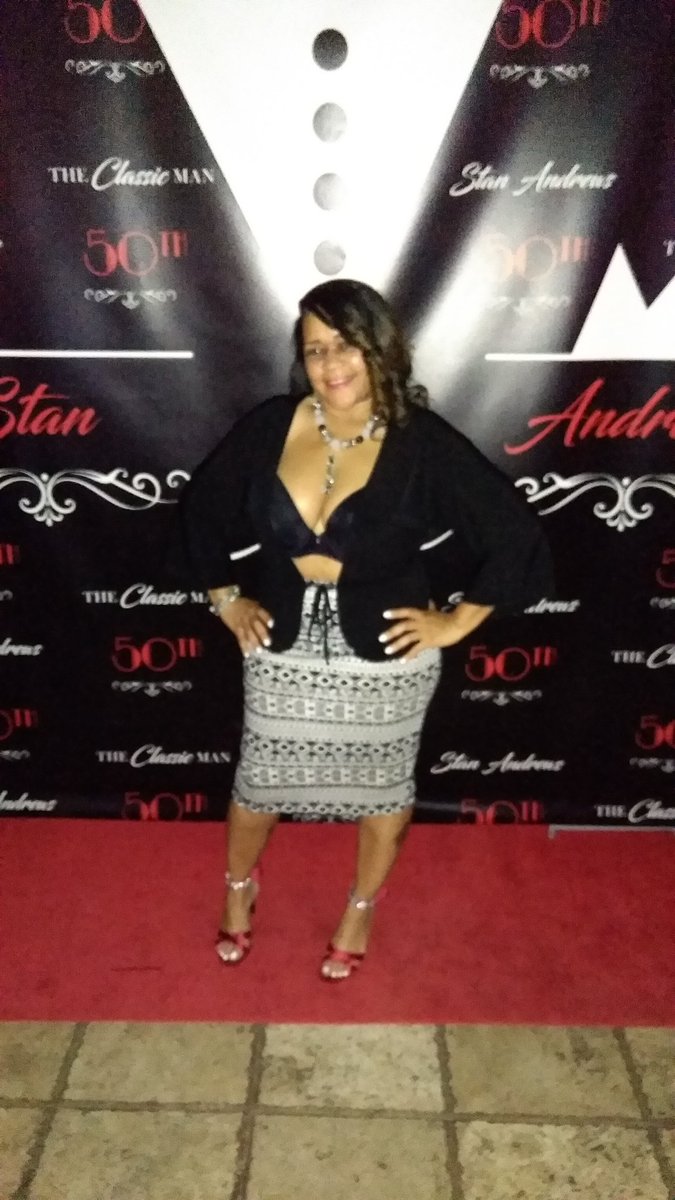PhenomenalMsTee's tweet photo. Celebrating my brother in law 50th bday.. https://t.co/TSGzfeuAAa