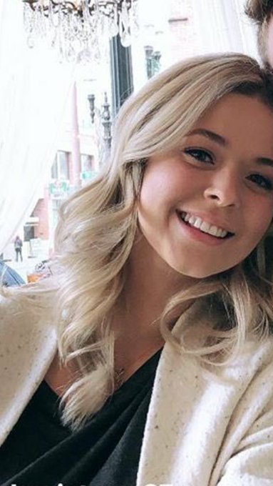 shayy_mitchie's tweet image. É uma neném linda mesmo 😻💌🌈 #PLLThePerfectionists #EmisonFamily