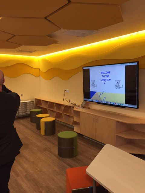 svefoundation's tweet image. ASVEF was honored to attend @BerryessaUSD &apos;s Laneview Elementary to see their amazing flexible instructional space! @Lanview_Leader #FIS #innovation #learnerled 😍✨💚