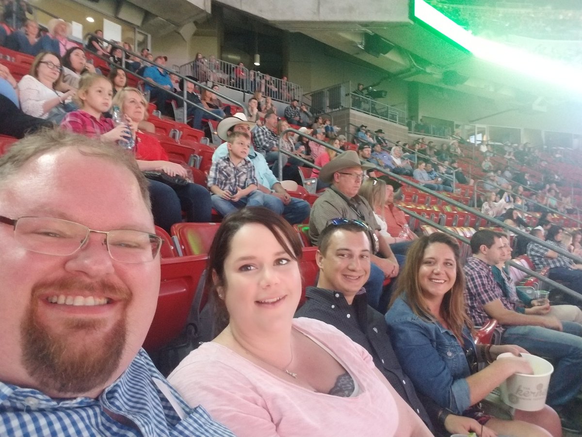 MrHopmann's tweet photo. #RODEOHOUSTON https://t.co/ZYeT2i7dKx