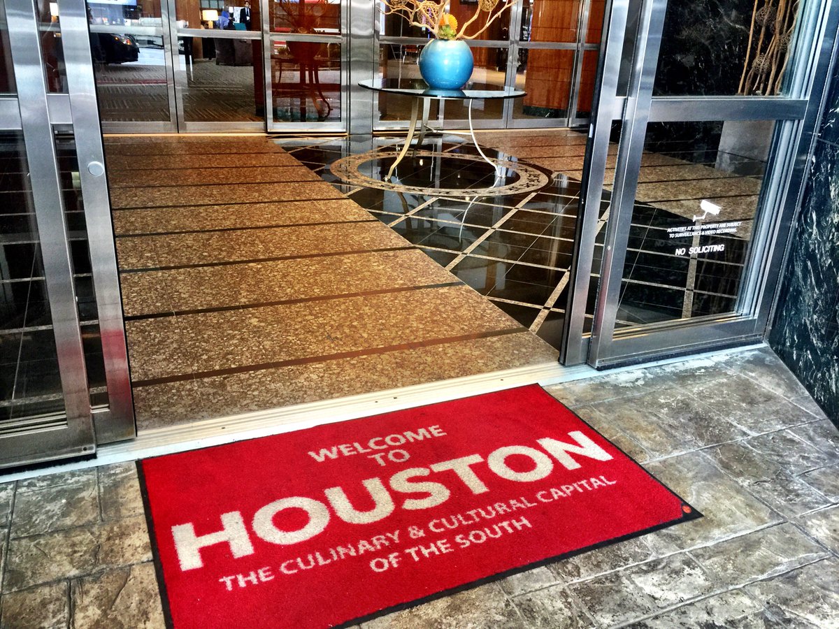CheriBallinger's tweet photo. Happy I made it to #Houston There’s so much going on here in #Texas perhaps I should stay a while 🙌🏻😉💥🇺🇸 #SWSX2018 @N_A_B_I_S #travel Thank you to everyone for being so gracious to me thus far❤️ https://t.co/OjCNAsMCrI