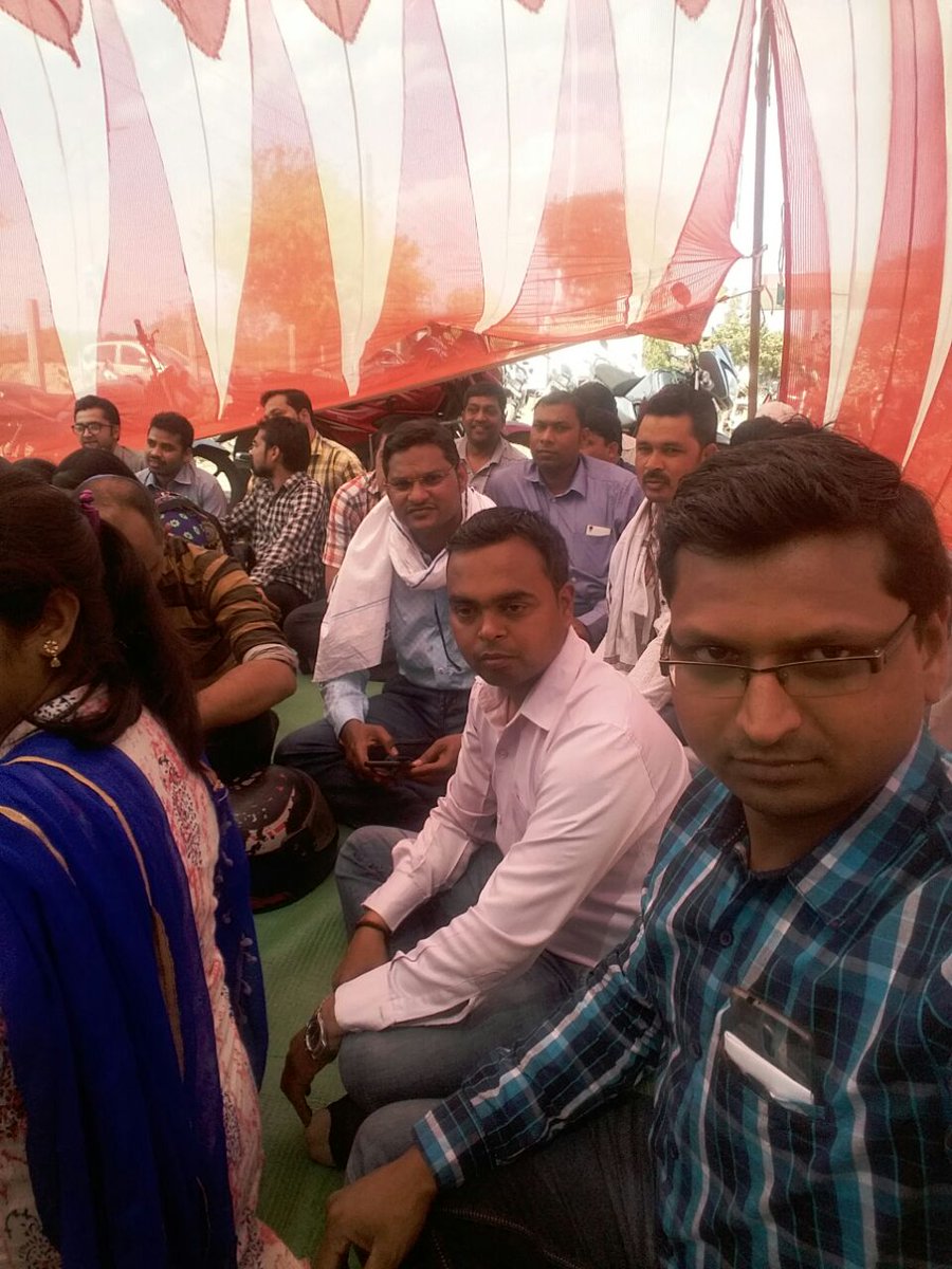 JitendraDodve's tweet photo. @jeetupatwari 
@shivrajsinghc
@ssskatni
#बीजेपी_को_वोट_नही https://t.co/Ea99EZl53A