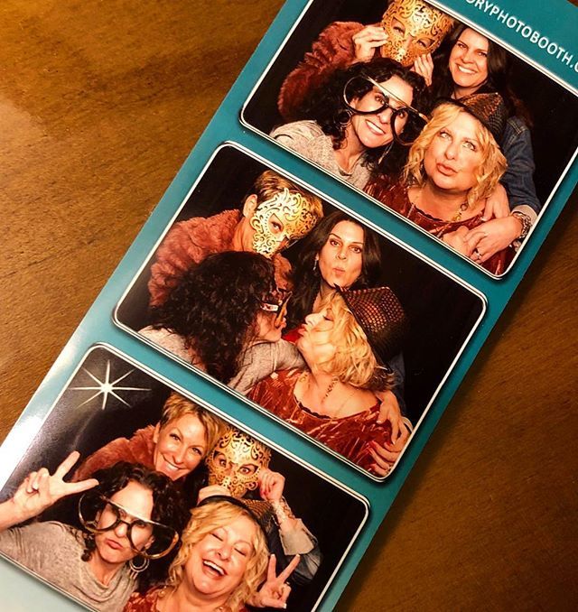 TheVspotBlog's tweet photo. Photo booth fun at @allisonmaslan’s genius quarterly training session for entrepreneurs. #pinnaclenetwork #photoboothfun #reachyourpinnacle #allisonmaslan #mytribe #theygetit @juliannstitick @dogisgood @gilakurtz @jendial1 @houndstoothmg https://t.co/ONEsvs9VaS https://t.co/JSjLwcZ8oX