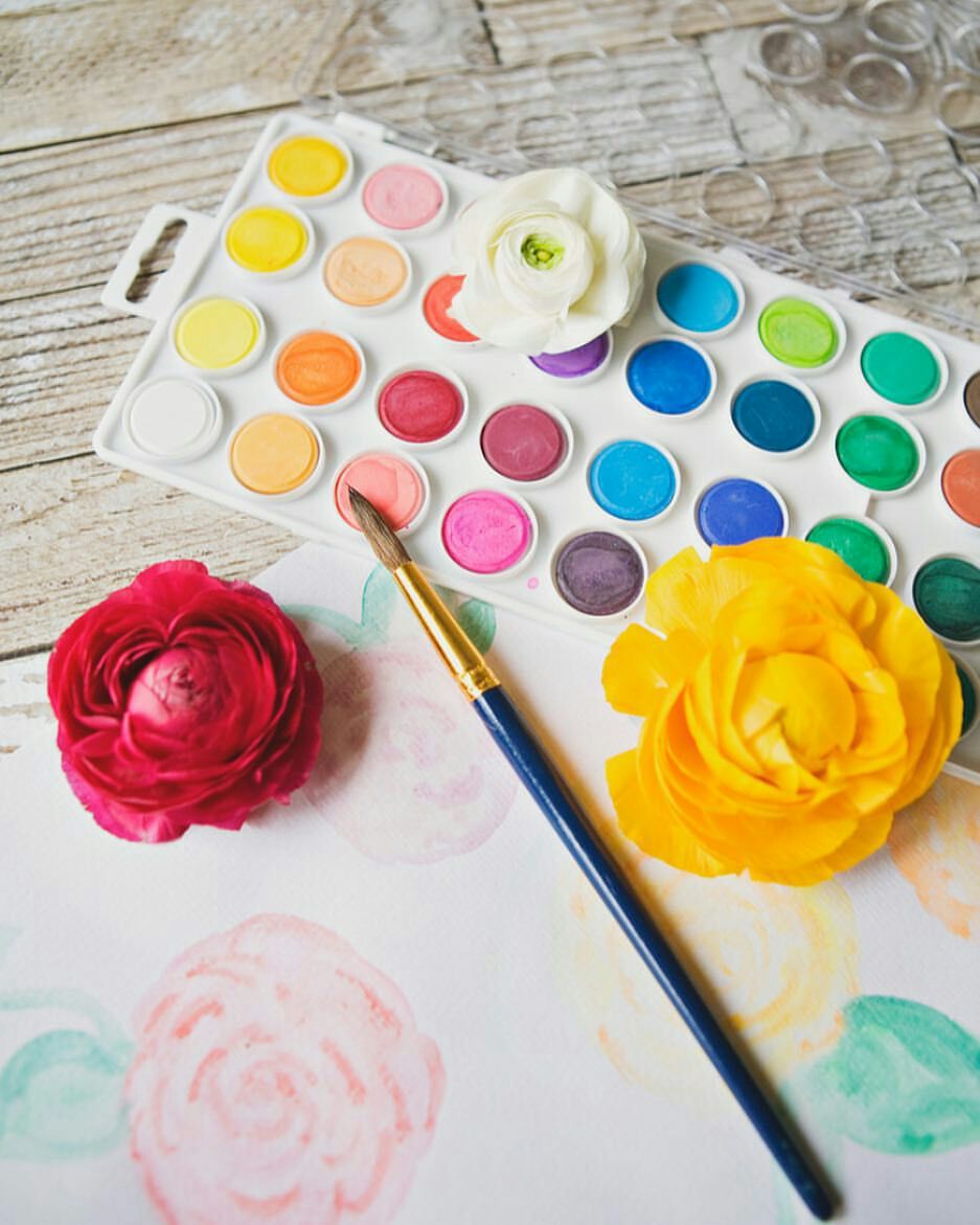 yasminx_200's tweet image. #مملكة_الانيقات_للتبادل

#حروف_بعطر_المسك
 #معنى_الانوثه_هي_الحياء
 #قروب_طيف_للدعم
 #نجوم_البندر_للدعم

ألوان الحياة كثيرة
و لا بد للسواد أن يكون له مكان بينها
فـ لنؤمن بأن يوما ما يؤلمنا
سيقابله أيضا يوما أبيضا نقيا يُسعدنا 🌈