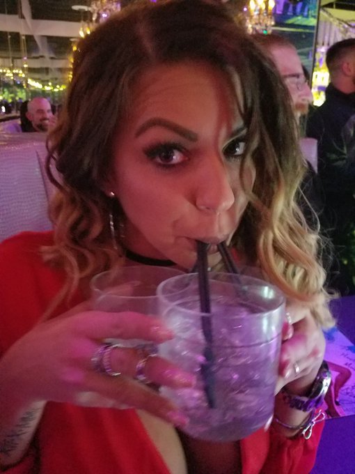 When you can't remember which cocktail is yours.. drink em all! @Brooklyn_Chase @SexyAshtonBlake https://t<a href="/tag/bronze"class="tags"><span>#bronze</span></a><a href="/tag/tattooed"class="tags"><span>#tattooed</span></a><a href="/tag/soundsofsummertime"class="tags"><span>#soundsofsummertime</span></a>