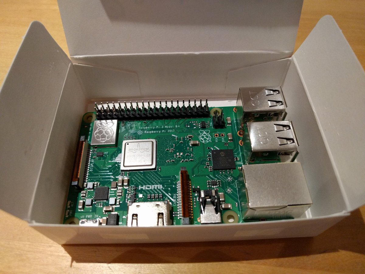 FabLabMuc's tweet image. Vorfreude Teil 2 :) #RaspberryPi3B+ #RaspberryPi schneller, besser, toller