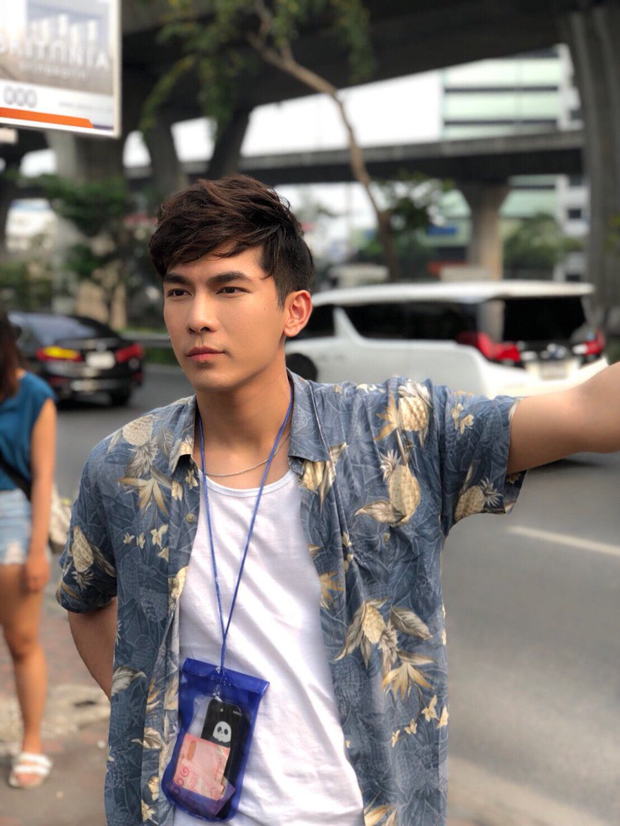 JinLoe อ่านว่า จินเล่อ tweet media