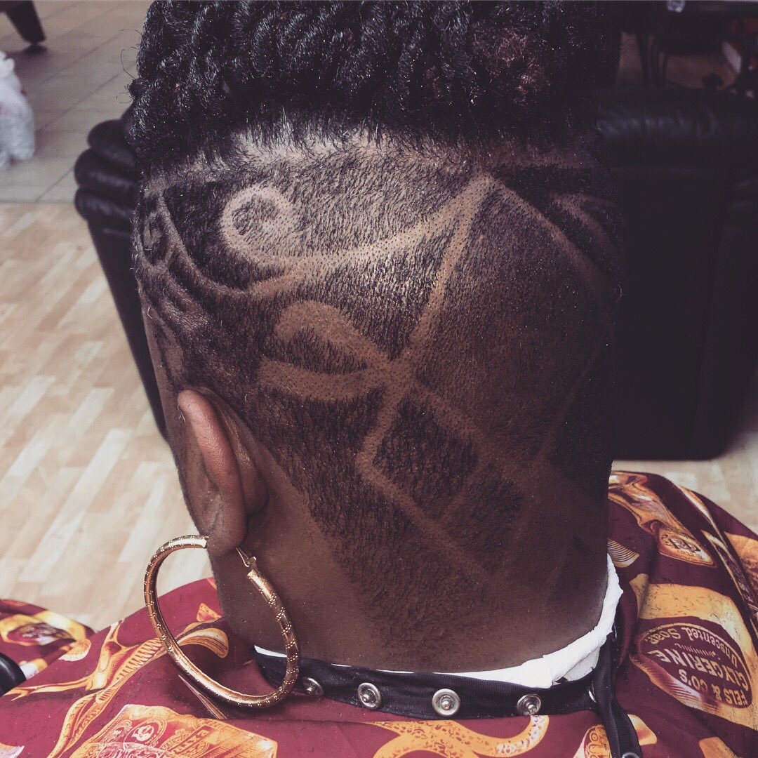 SeanGeeSlaughta's tweet photo. #barbergang #inthecut #barbershop #clippergame #floridabarbers #andis #andisclippers #walhbarbershop #barber #cuts #haircut #design #dunedin #inthecut #barberlife #727 #pinellas #drfillin #beardjesus #nofliter #wickcity #starbarber #retwist #dreadlocks https://t.co/k8ywOMwvDG