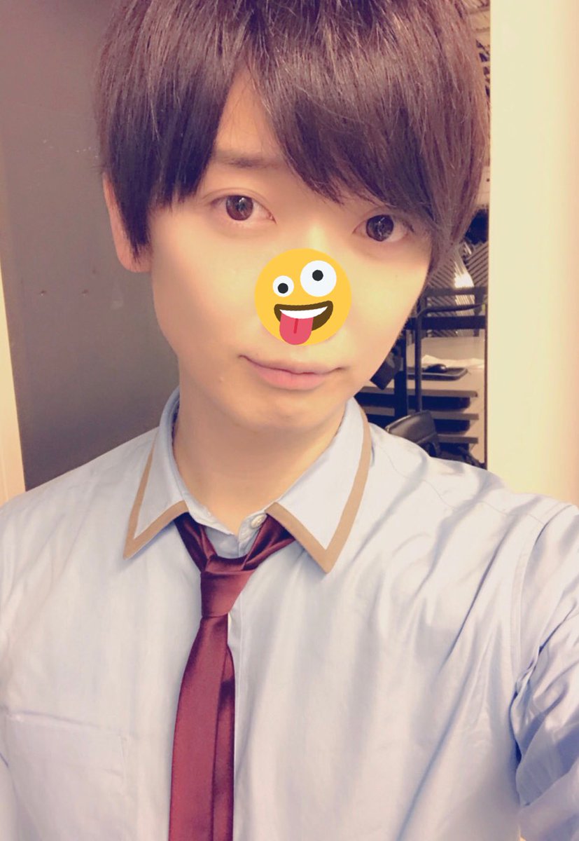 Uzivatel 少年t 佐香智久 Na Twitteru リリースイベントinニコニコ本社 ありがとうございました 楽しかった 顔面ローラーをやってたら頬がこけた そしてなんとこのあと18時にyoutubeに実写動画アップするからお楽しみに みんな見てね
