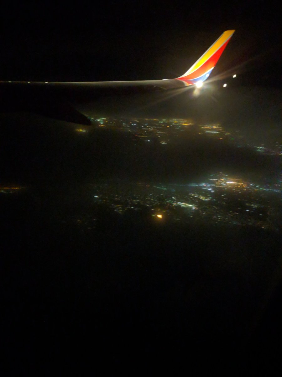 HalffullDjs's tweet photo. @City_of_Anaheim Flying over Anaheim #halffulldjs #halffullofficial https://t.co/KdzGI9wBfu