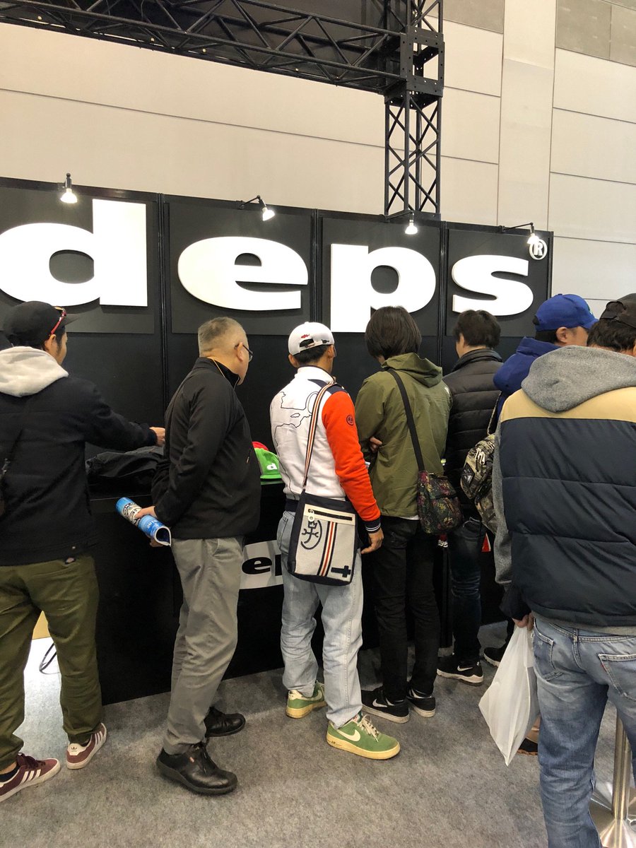 DepsStaff's tweet photo. 大盛況です(^^) https://t.co/BX0j5t0hUZ