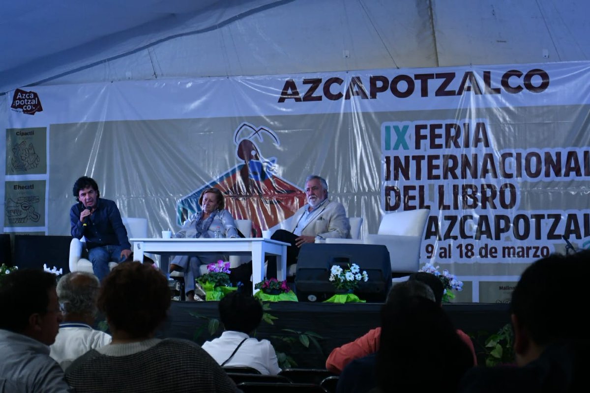 AzcapotzalcoMx's tweet photo. Inicia la charla de Alejandro Encinas y Jesús Ramírez Cuevas, La Ciudad que queremos, en la que reflexionan acerca del futuro de la #CDMX. Ambos fueron integrantes de la Asamblea Constituyente que elaboró la primera Constitución de la Ciudad
#FILAzcapo18
#AzcapotzalcoEnComunidad https://t.co/gmYbCqeQ5r