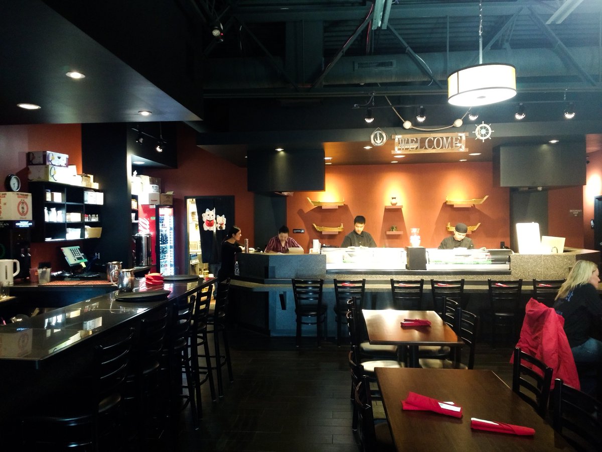 IAmTyTheHuman's tweet photo. My all time favorite #wateringhole in Milwaukee has got to be Ginza Sushi in Bayside. Some of the best #sushi I have ever had (also, try the Gyu Don)!

#csubbb203_Spr18 #japanesefood https://t.co/6RLOv1Zxed