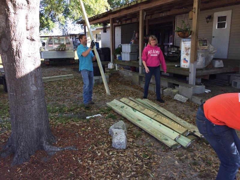 CarrieHalas's tweet photo. Forgot to post this last week. Brad,Gina,Rick,Matt ,Justin and allan building a ramp for a veteran. Way to give back. @marlaina_smith @marcialrod165 @DaveC_THD #voa365 #doingmoreforourveterans https://t.co/Syn3xSglSu