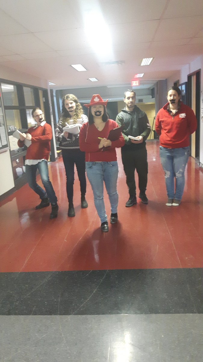 OcSnpConU's tweet image. For our #Walking lab meeting today, we went #StrollinWithSharma -- several of &apos;em! @DrSharma #WorkInMotion #Mooooove #WeComin #SNPSteps18