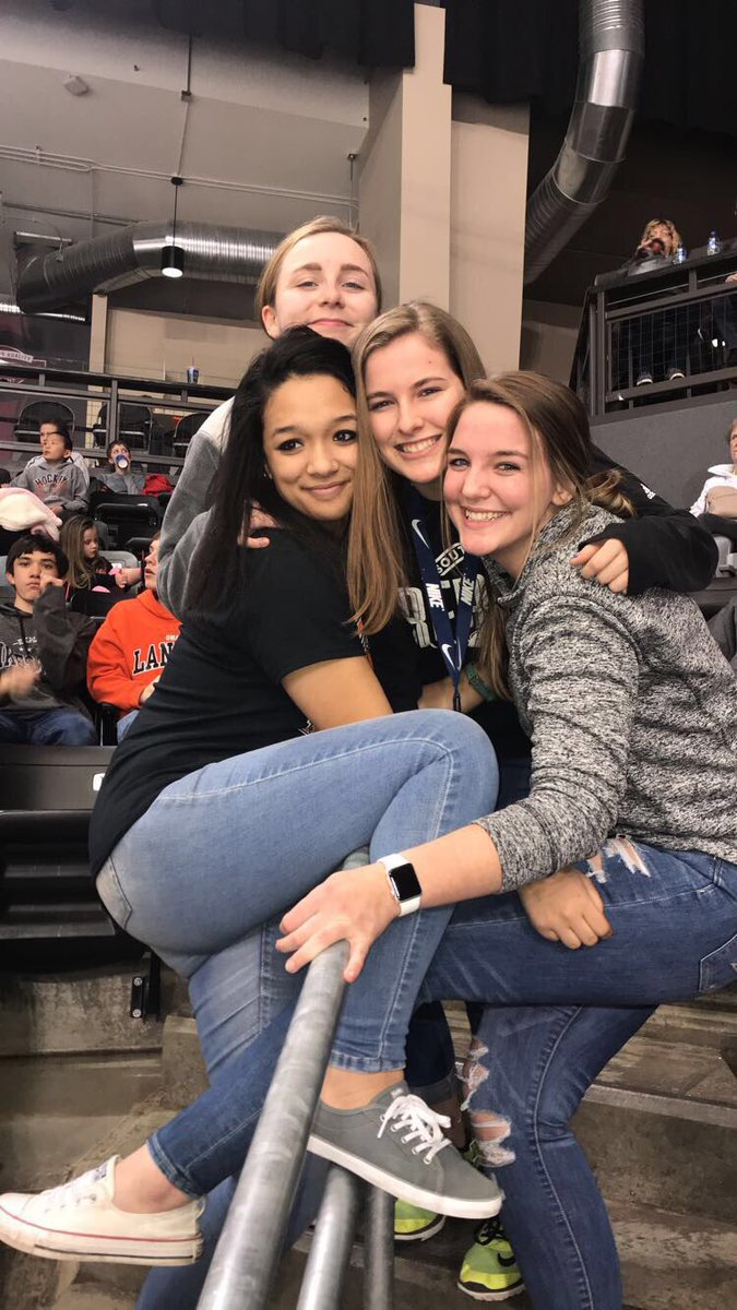 BaileyDrennen's tweet photo. The SP awkward family is comin’ atchu from Ralston Arena. 🖤 #TweetTheHeat #lancerconnection https://t.co/I7CRdzy5tl