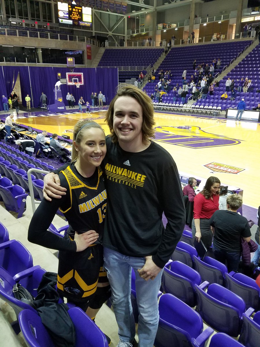 EmptyNestTour's tweet photo. It's Madness on the #EmptyNestTour. To get to #BabyChick WNIT game in Iowa had to change flights, sprint thru airports, meet #HairyChick & #MamaHen, drive an hour, cheer the MKE chicklets to a win & drive 4 hours to the nest Meanwhile #BeardedChick had a double double w/19 boards https://t.co/g4Rd30bBx5