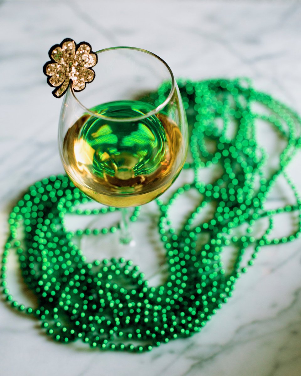 This weekend we’re saying Sláinte! ☘️ #StPatricksDay 
___
#Chicago #wine