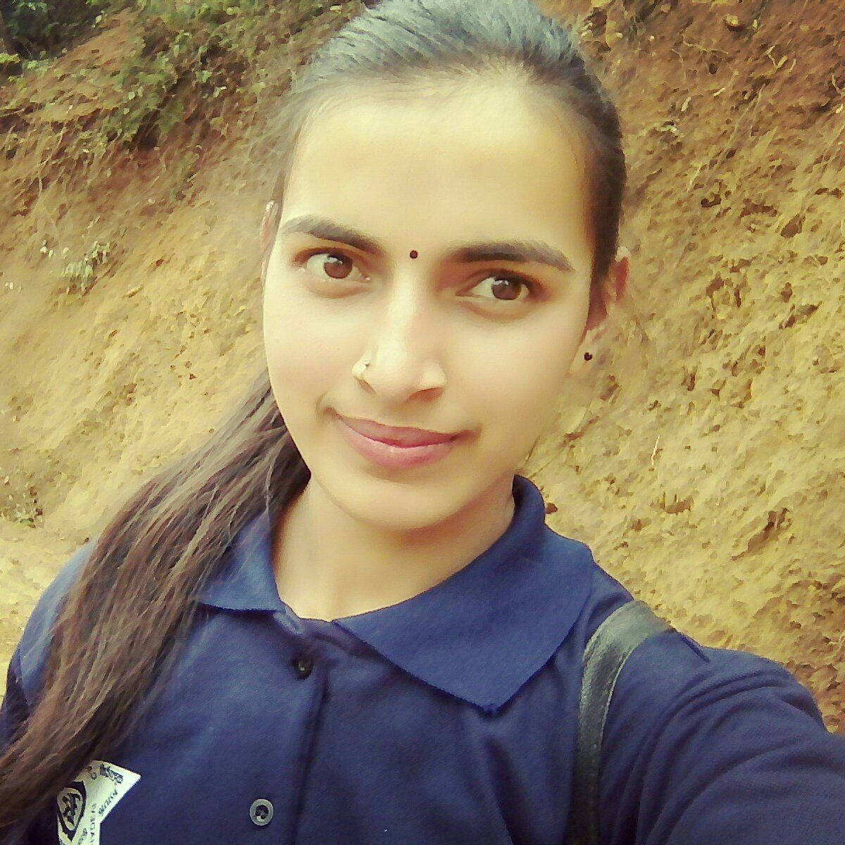 mathura_sapkota's tweet photo. आँखाका परेलीमा ढिलपिल गरिरहेका आँसुका ढिक्काले भनिरहेछन्...... आफुलाई कमजोर होइन मजबुत बना ताकि सफलतामा पुग्न तँलाई सहज होस्😊
#Dp_change https://t.co/XdtyWMh1o0