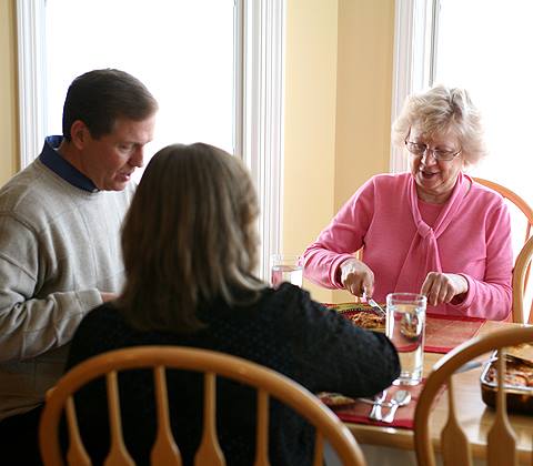 Relationships with friends and family outweigh financial concerns among older Americans seeking fulfillment in their senior years, according to the second annual United States of Aging Survey.

bit.ly/1pFxjcp