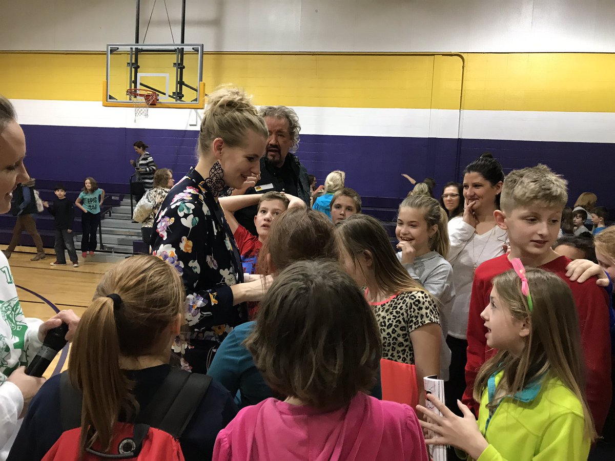 mrs_pitts4's tweet photo. Thank you @pernilleripp for sharing your heart for reading and literacy with Hawthorn Elementary! It was an amazing day! The grandest journeys often begin with small steps. We so appreciate you being a part of ours! https://t.co/V07mGyfYV0