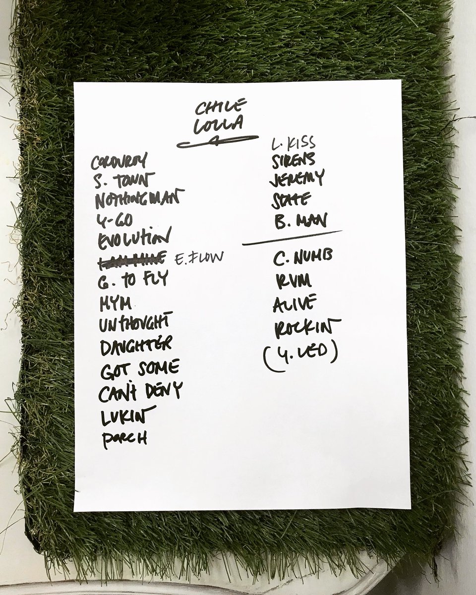 PearlJam's tweet photo. LOLLA 🇨🇱🇨🇱🇨🇱 https://t.co/EpA0WB4958