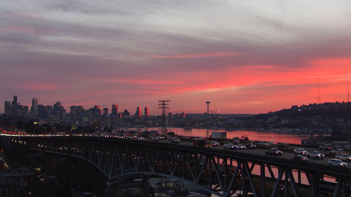 AboveSeattle's tweet photo. Stunning pink sunset ๐
today in #Seattle. #AboveSeattle ๐๐๐ https://t.co/4cWBD3BQt4
