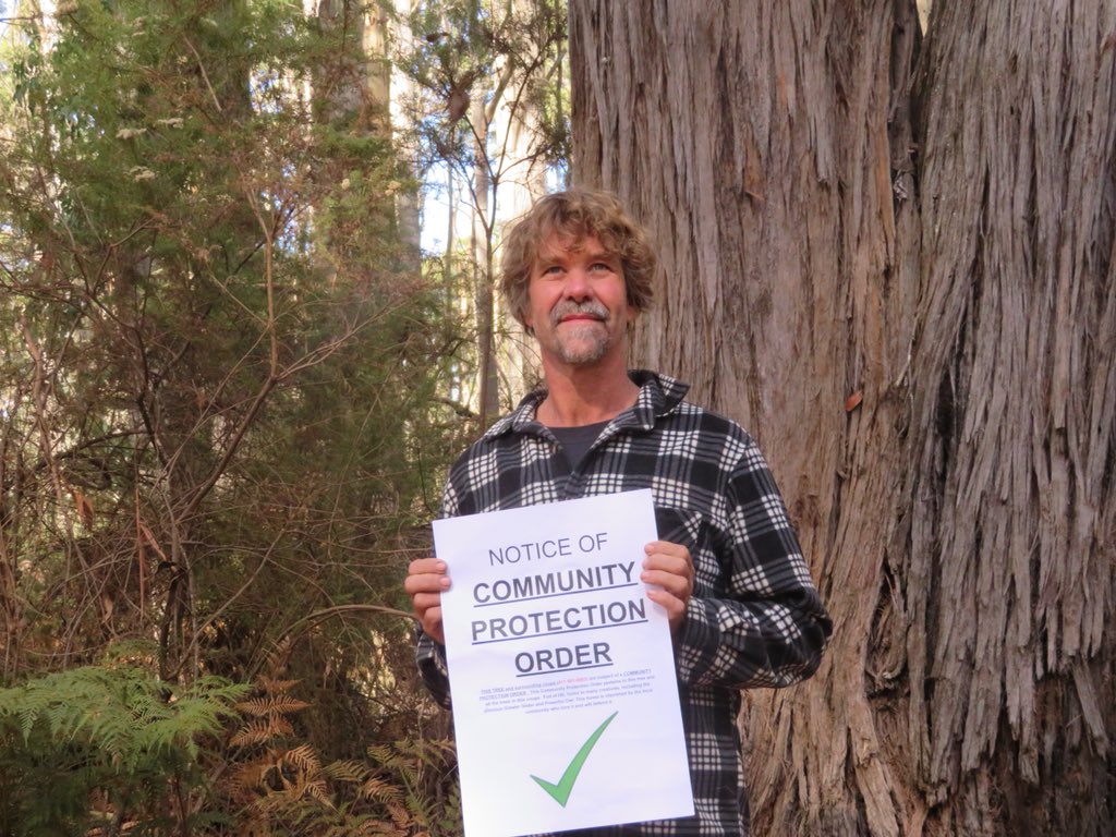 ourstrathforest's tweet photo. 30 local community members at #BarjargFlat #Coupe express their #anger
We delivered #Community Protection Orders as we have no faith in #government #protecting #BarjargFlat @LilyDAmbrosioMP @DanielAndrewsMP @JaalaPulford @Asher_Wolf @bertbohosouth #deforestationDan #listentous https://t.co/0neMeDqRmg