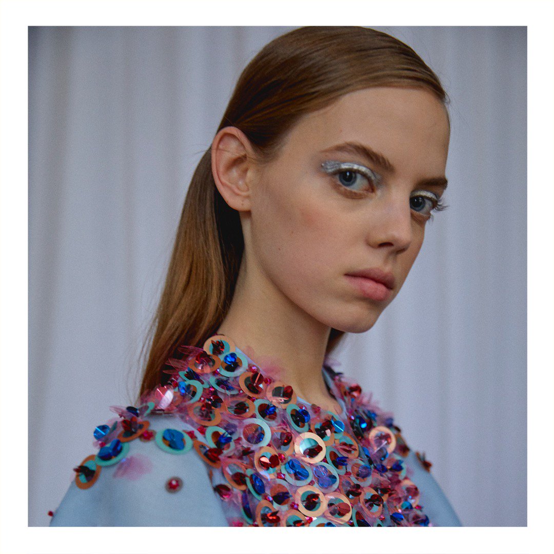 themodist's tweet photo. Favourite flower? Eucalyptus. Collection inspiration? National Geographic. Modesty? It's an attitude. #TheMODmagazine meets #Delpozo's #JosepFont following his first London showcase. Tap the #LinkInBio for more. #ModestFashion #ModernThinking
https://t.co/E4EXDzhCzO https://t.co/rofw6kanm9