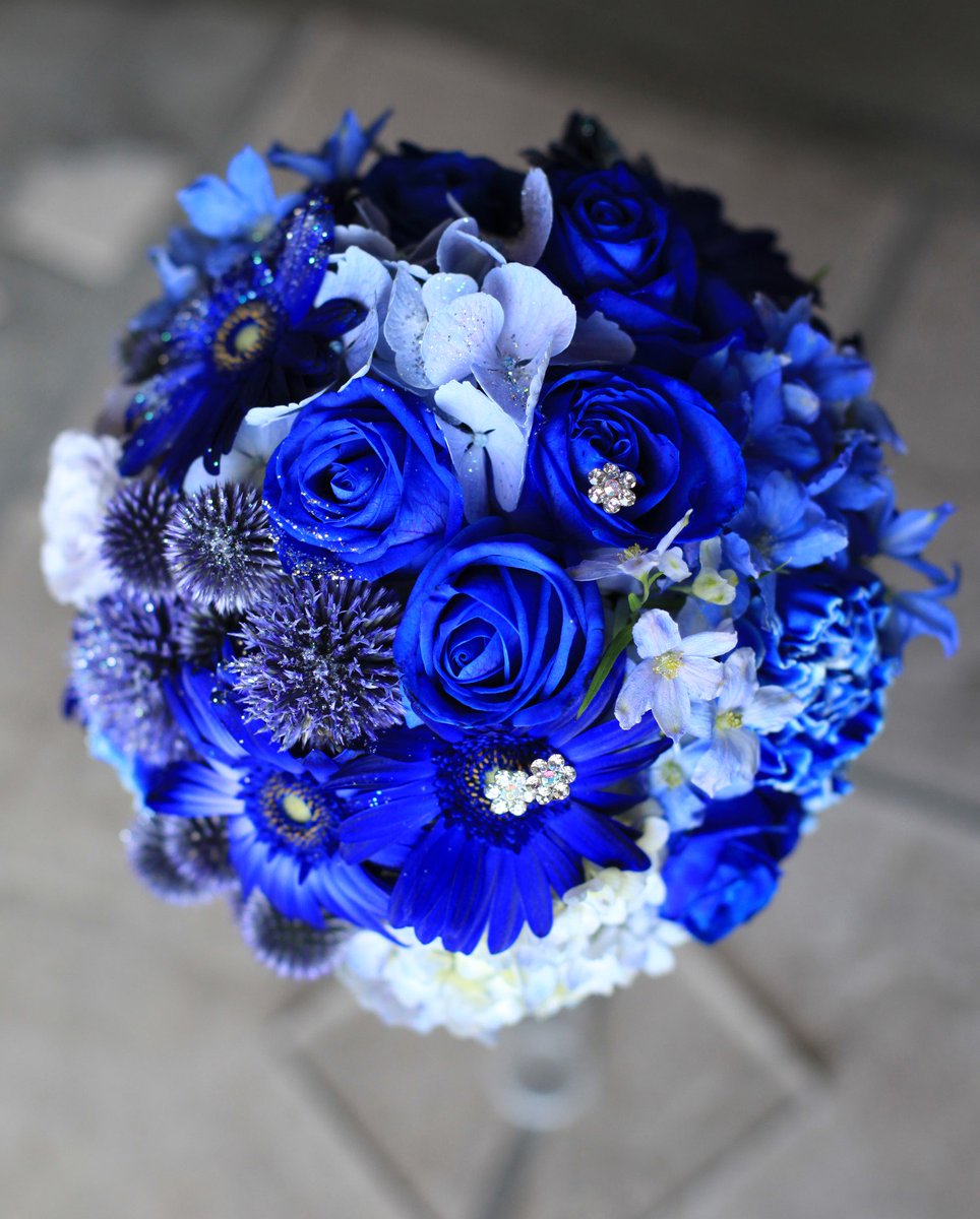 ট ইট র コバヤシフラワーショップ Blue Rose Round Bouquet 青いバラ ブライダル ウェディングブーケ 青いウエディングブーケ 諏訪 長野県 レインボーローズ フラワーギフト ベッチーズブルー ルリタマアザミ 蓼科 高原のウェディング 森の