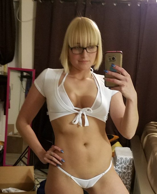 Holy shit! I am in love with this bikini and gorgeous dress... Lots of love (you know who you are😉) ❤️<a href="/tag/fitnessgoals"class="tags"><span>#fitnessgoals</span></a>