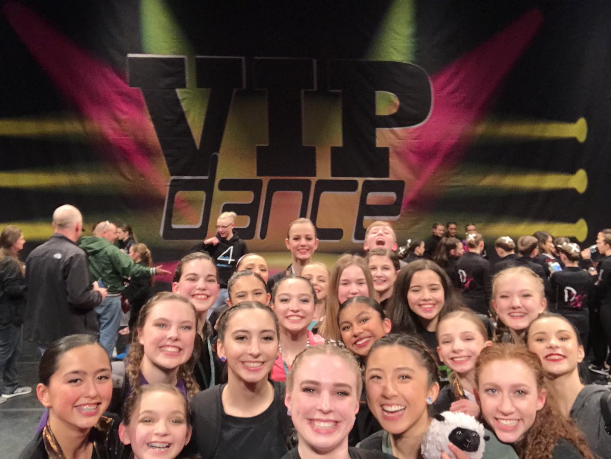 ada_dancers's tweet photo. solo/duo/trio selfie w the baes!! amazing day two @VIPdanceComp , we’re stoked for the rest of the weekend!💚🎉🔥 https://t.co/CnpE9JGzT9