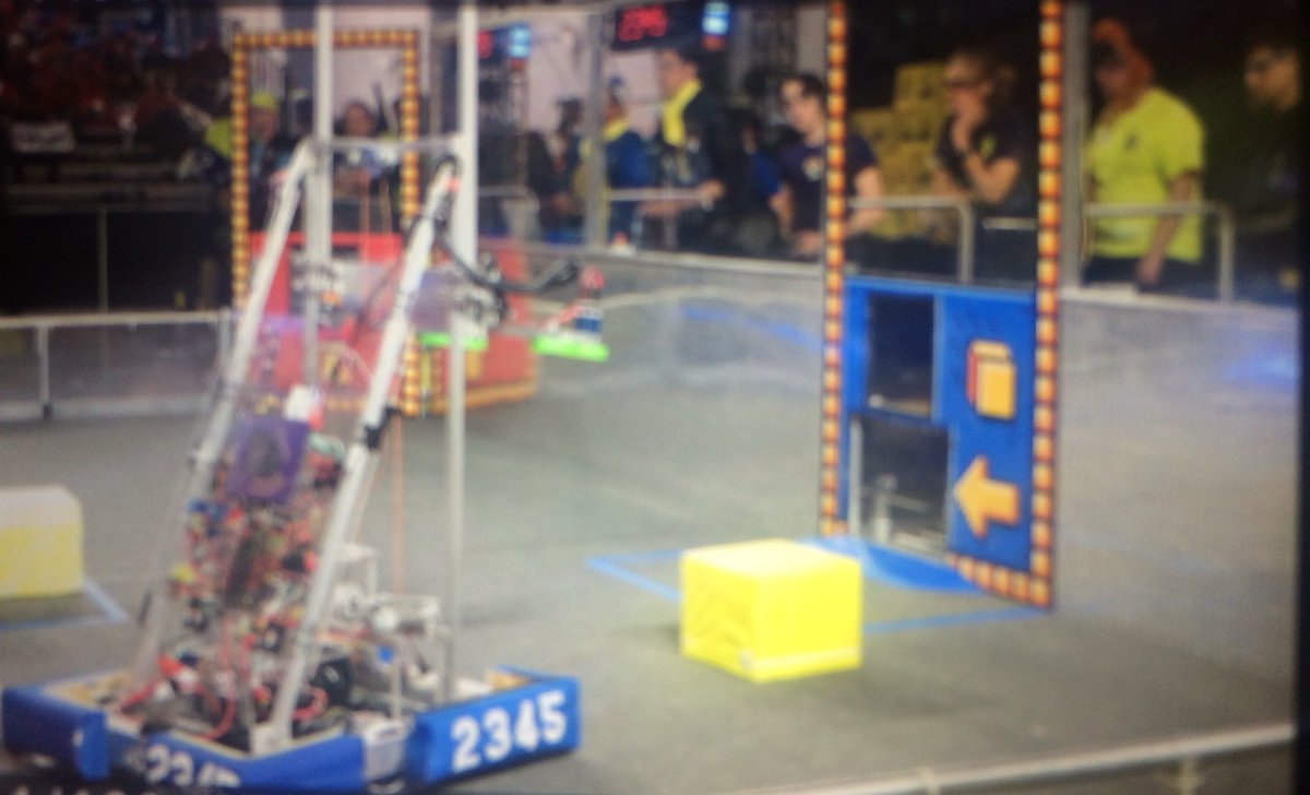 FRCTeam2345's tweet photo. First day of qualification rounds at the Greater KC Regional. At the end of the day we're ranked 36th out of 43 teams. Ready for day two tomorrow. #GreaterKC #omgrobots #morethanrobots @FIRSTweets @brettcoffman https://t.co/BAXhTjCGTq