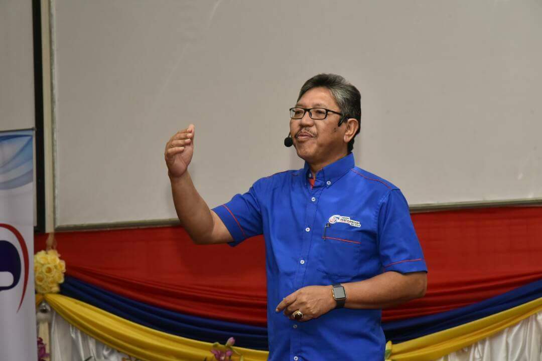 JapenSabah's tweet photo. KP @JPenerangan Malaysia, Dato' @ibrahman myampaikan amanat kpd pegawai&amp;kakitangan @JapenSabah dlm Majlis Perhimpunan Bulanan di Wisma Dang Bandang pagi tadi.Beliau meminta semua pegawai&amp;kakitangan menjalankan tugas mengikut Ikrar Perkhidmatan Awam selaras dgn kerajaan hari ini. https://t.co/LV7DDmhMMf