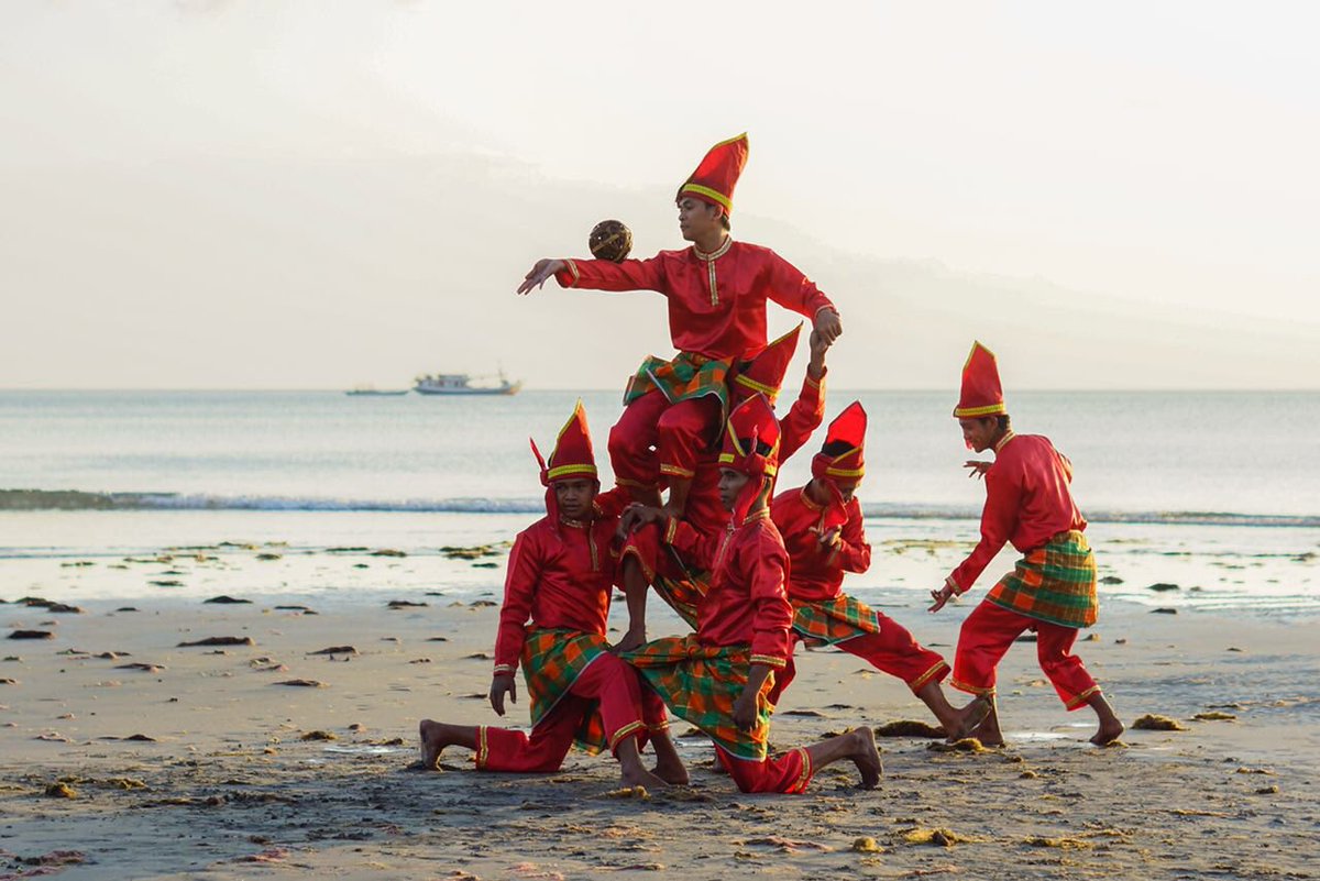 Makassar juga menawarkan banyak pusat perbelanjaan, sentra kuliner, dan tempat hang out yang asikkkk. #GenpiGoesToMakassar