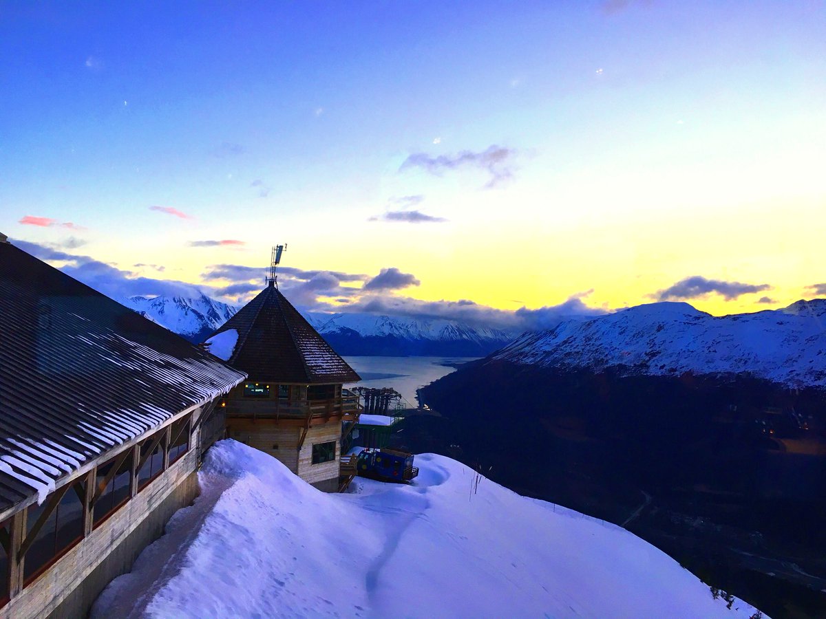 TrackAlaska's tweet image. Cheers to the weekend!

❄️ 🌅 🥂 
#alyeska #alaska #alaskan #sunset_madness #inlet #turnagainpass #sevenglaciers   #ak #snow #ski #breathofthewild #alaskalife #alaskagrown #hittheslopes