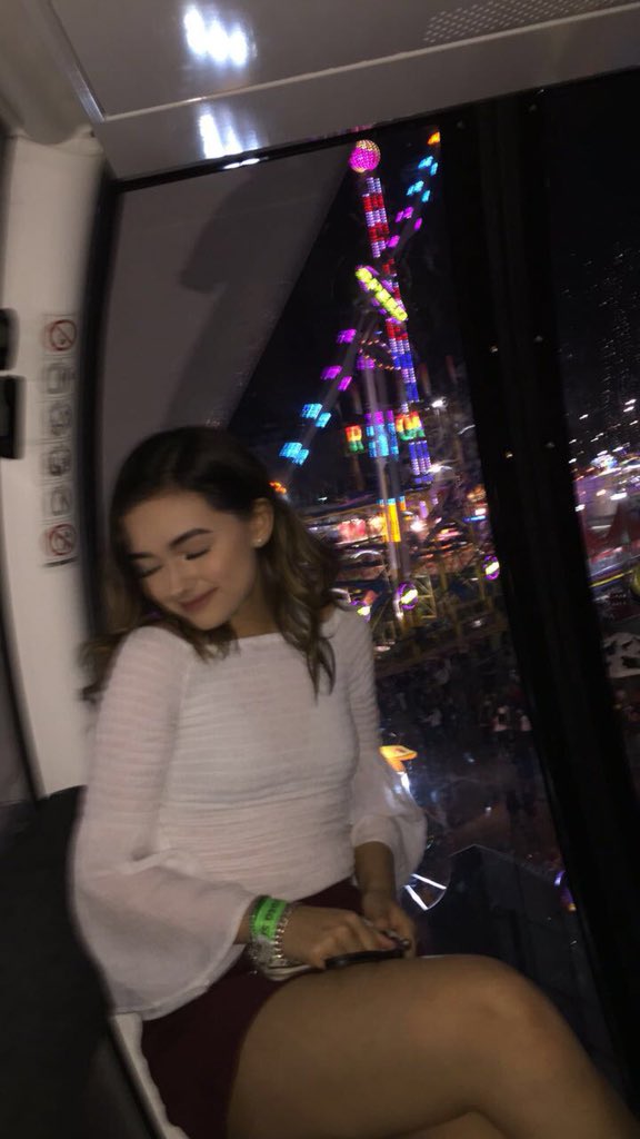 naomirdzzz's tweet photo. my kinda friday night 🌟⭐️✨💫 #HLSR2018 https://t.co/KHWDwGDUXi