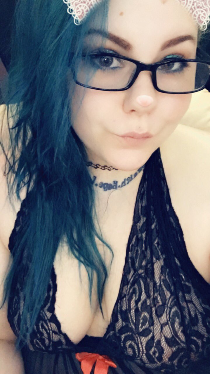 $poil me for my #birthday!! #sunday #march18 #marchchild $end to https://t.co/KXVcFY5RRk $20 or more gets you any social media of mine or my number for 6 months. #Photos & #videos included!!! #camgirl #sexwork #bbw #bbwcamgirl #findom #Goddess #worship https://t.co/N6u12lruYA