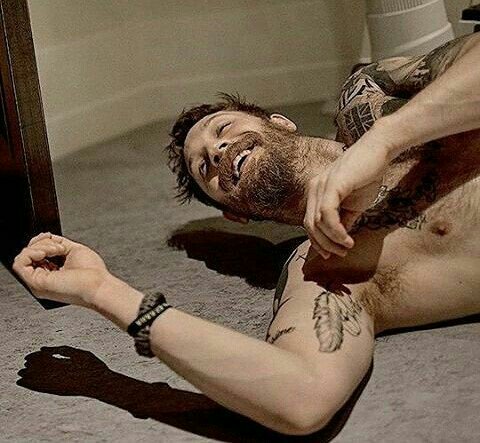 Elias Rooker Cole (@scarredlupine) on Twitter photo 