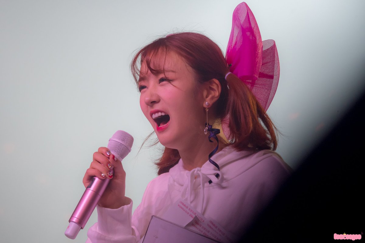lawrongce's tweet photo. 너야?
.
180113 #PINKSPACE #PINKSPACE2018 #APINK 보미(@Apinkbm)
#에이핑크 #윤보미 #보미 #Bomi https://t.co/GznmtlcTd7