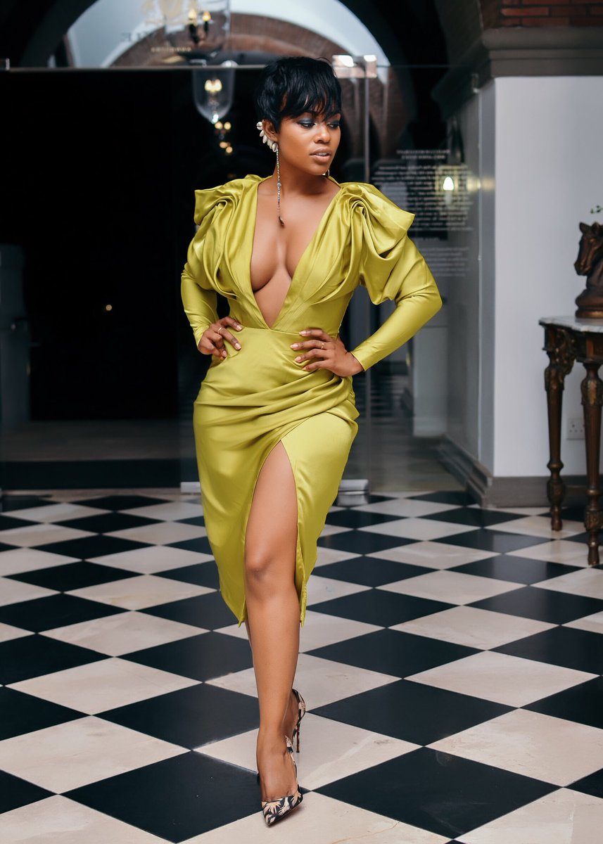 NomzamoMbatha's tweet photo. And we’ve only just begun... 💛📍 https://t.co/7UHKhHRI4c