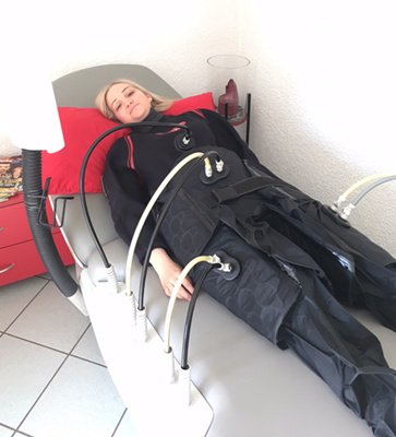 LipoedemBlog's tweet photo. Die HYPOXI-Methode hat mein #Hautbild verbessert &amp; 19,0cm – Das zaubert mir ein Lächeln ins Gesicht!
https://t.co/gKtqEMl9Ig https://t.co/yaghbFai5x