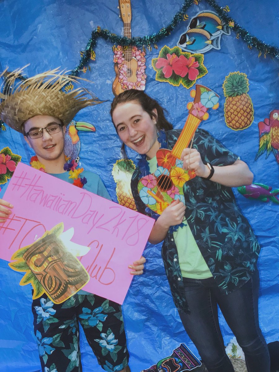 Hannah_GraceS's tweet photo. Hawaiian Day 1/4 down!! 
#HawaiianDay2k18 #TOKeyClub https://t.co/m2daoHdneu