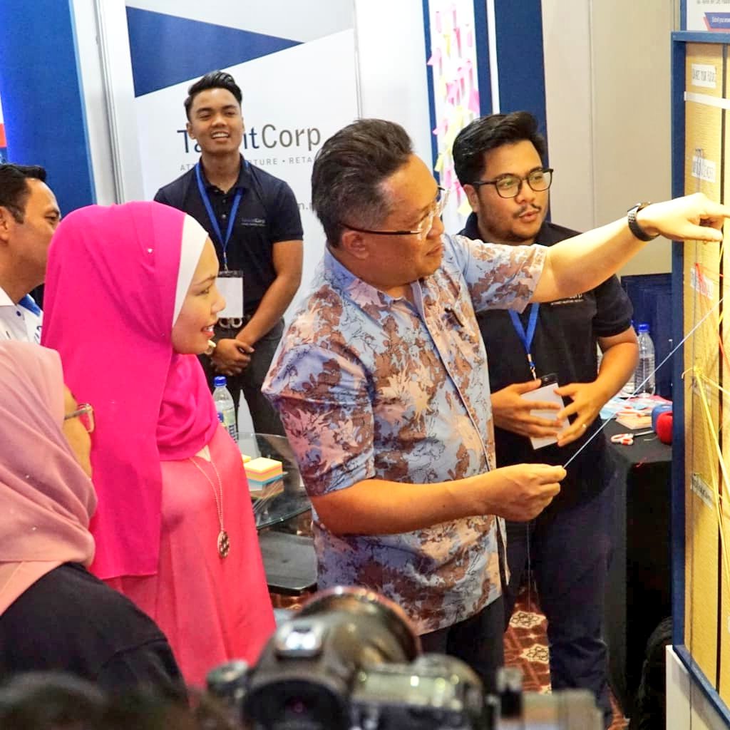 Talentcorp Malaysia On Twitter At Our Sl1mofficial Sabah Booth Yb Dsp Mpkotabelud Amp Datin Norazlina Awang Had Got The Low Down On Talentcorp S Next For Graduates And Also Charted Their Personal Visions For