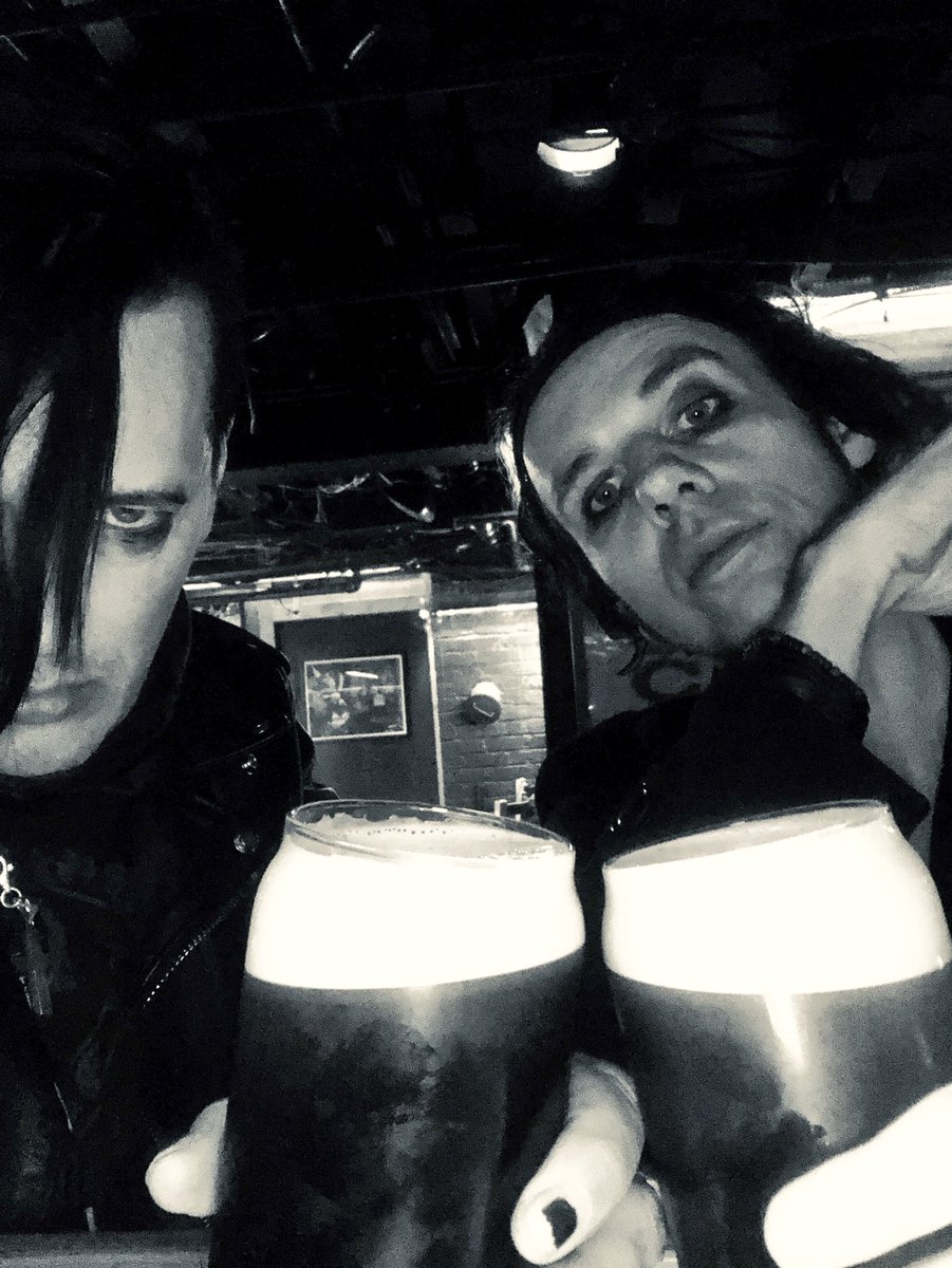 69eyesofficial's tweet photo. GOTH ON IN IRISH IN BOISE, ID! It can rain all the time, bro @ashtonnyte J69 X https://t.co/UGT9Yz85M9