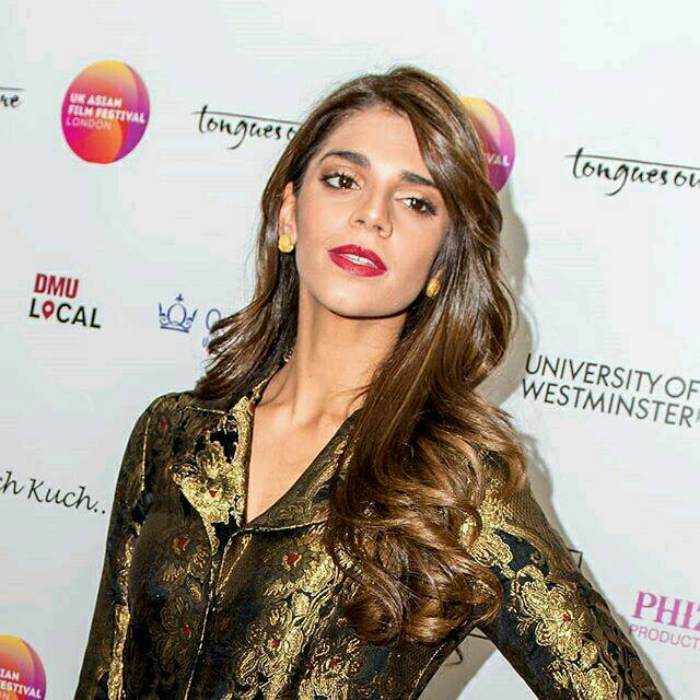 #SanamSaeed attends the UK Asian Film Festival opening gala where #cakethefilm is playing as part of the festival on the 20th of March 😻❤️🌟
.
#uk #Updates #filmfestival #AsianFilmFestival #pakistanifilm #Lollywood #PakPR #PR